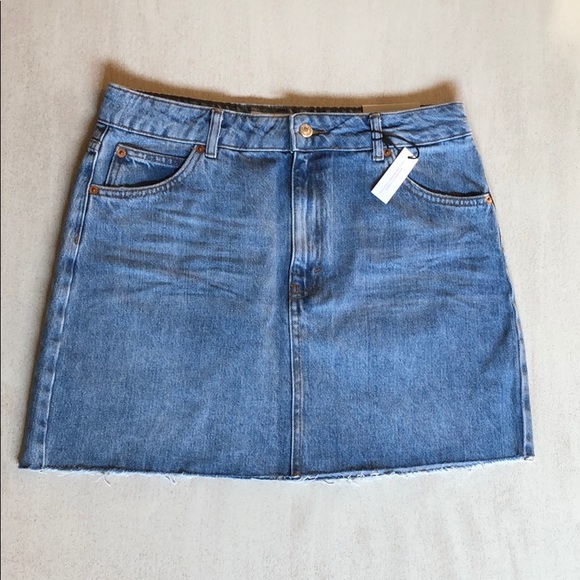 Topshop Dresses & Skirts - {Topshop} Raw Hem Denim Skirt sz. 10